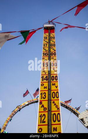 USA, Nouvelle-Angleterre, Massachusetts, Cape Ann, Gloucester, Saint Peters Fiesta, traditionnel italien Fishing Community Festival, carnaval, a frappé la cloche avec un jeu de marteau Banque D'Images