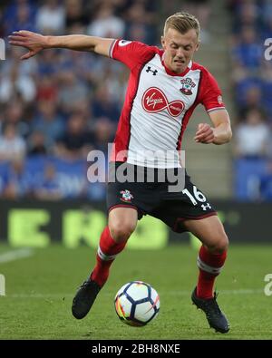 LEICESTER, ANGLETERRE James Ward-Prowse de Southampton lors du match de la Premier League entre Leicester City et Southampton au King Power Stadium, Leicester, le jeudi 19 avril 2018. (Crédit: Mark Fletcher | mi News) Banque D'Images