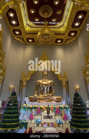 Bouddha d'or dans le temple de Wat Traimit Banque D'Images