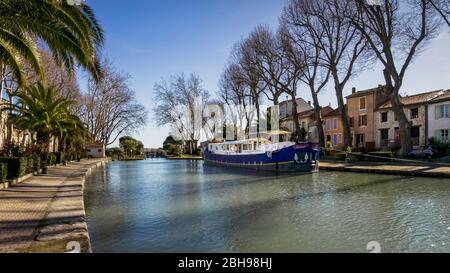 Canal du Midi à Sallèles d’Aude im Winter. Gehört zum UNESCO Weltkulturerbe und wurde 1681 fertig gestellt. Er wurde von Pierre Paul Riquet entworfen Banque D'Images