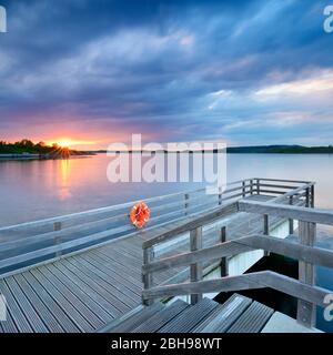 Allemagne, Saxe-Anhalt, Braunsbedra, Neumark, lac Geiseltalsee, Marina, jetée au coucher du soleil Banque D'Images