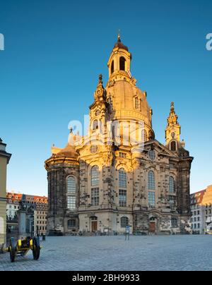 La Frauenkirche (Église notre-Dame) au premier matin, la vieille ville de Dresde, Saxe, Allemagne Banque D'Images