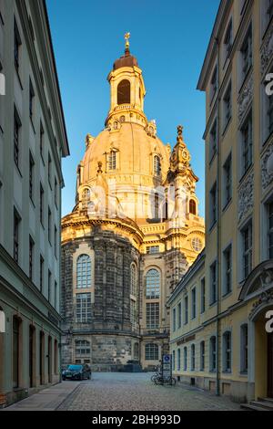 La Frauenkirche (Église notre-Dame) au premier matin, la vieille ville de Dresde, Saxe, Allemagne Banque D'Images