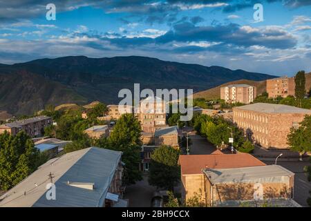 L'Arménie, Yeghegnadzor, high angle ville skyline, Dawn Banque D'Images