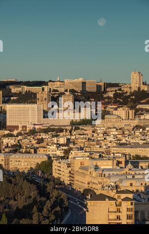 L'Azerbaïdjan, Bakou, high angle des toits du centre de Bakou, l'aube Banque D'Images
