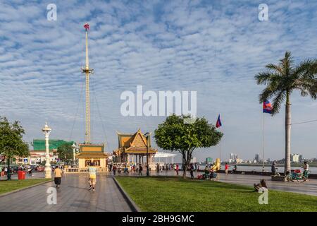 Cambodge, Phnom Penh, Tonle Sap Riverfront, matin Banque D'Images