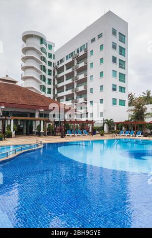 Cambodge, Sihanoukville, Independence Beach, Hôtel Independence des années 1960, piscine Banque D'Images