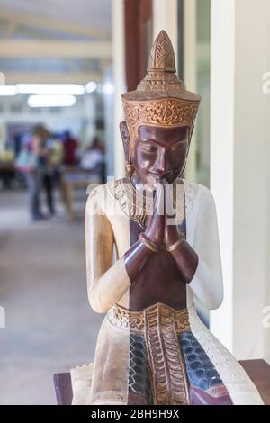 Cambodge, Siem Reap, artisanat traditionnel à vendre, sculpture Banque D'Images