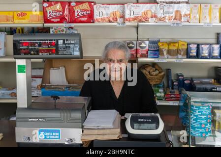 Italie, Mer méditerranée Sardaigne (Sardaigne), Province de Nuoro, Mamoiada, Maria Gungui Senior, 103 ans, Banque D'Images