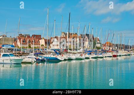 Port de Deauville, Normandie France Banque D'Images