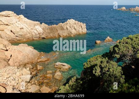 Plage de Li Cossi, Costa Paradiso, province d'Olbia-Tempio, mer Méditerranée, Sardaigne, Italie Banque D'Images
