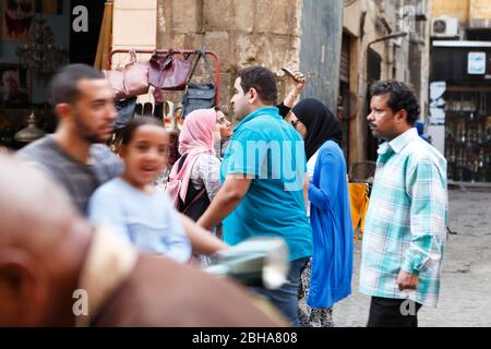 Le Caire, Giza, Egypte, rue al-Muizz, Al Moez Ldin Allah Al Fatmi, rue Muizz Banque D'Images