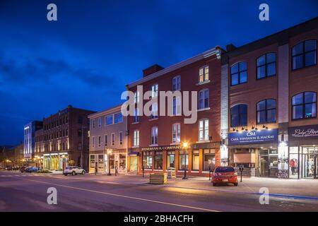 Canada, Prince Edward Island, Charlottetown, rue Queen, à l'aube Banque D'Images