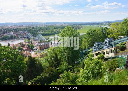 Dresde : Suspension de fer, afin d'Elbe, pont Blaues Wunder (Loschwitz pont) et Blasewitz dans Loschwitz, Saxe, Saxe, Allemagne Banque D'Images