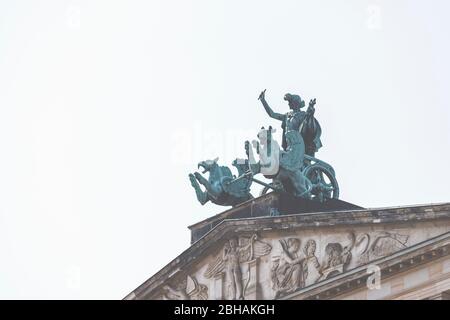 Au Gendarmenmarkt, entre Dom français et Dom allemand. Banque D'Images