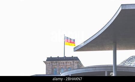 Gebäude des deutschen Reichstags à Berlin - Das Reichtsgebäude - Sitz des schen Bundestag. Mit Europa und Deutschland Flagge. Banque D'Images