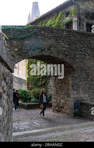 Europe, Espagne, Catalogne, Gérone, scène de rue derrière le monastère de Sant Pere de Galligants Banque D'Images