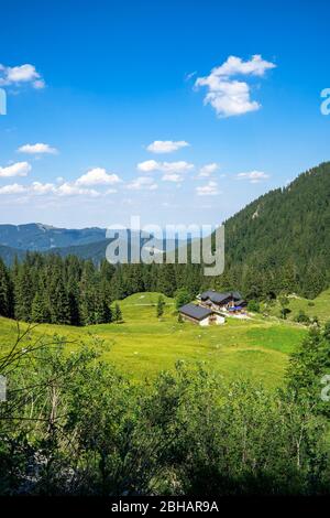 Europe, Allemagne, Bavière, Préalps bavarois, Benediktbeuern, vue sur la Tutzinger Hütte dans les Préalps bavarois Banque D'Images