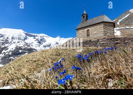 Chapelle près de la cabane de montagne Pasterzenhaus, Parc National de Hohe Tauern, Grossglockner High Alpine Road, Carinthie, Autriche, Europe Banque D'Images