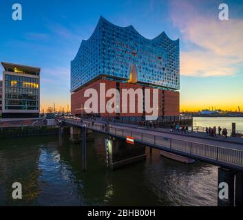 Allemagne, Hambourg, Elbphilonie, salle de concert, hôtel, immeuble résidentiel, garage Banque D'Images