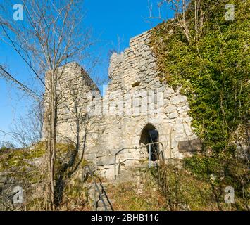 Allemagne, Bade-Wurtemberg, Lenningen-Oberlenningen, château ruinant Wielandstein dans la NSG 'Upper Lenninger Valley' dans la biosphère de l'Alb Banque D'Images