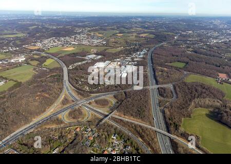 Vue aérienne, autoroute A 1 et l'A44, intersection Wuppertal-Nord, Haßlinghausen, Hobeuken, Sprockhövel, Ruhrgebiet, Rhénanie-du-Nord-Westphalie, Allemagne Banque D'Images