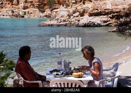 Plage de Cala Salada, Ibiza, Espagne Banque D'Images