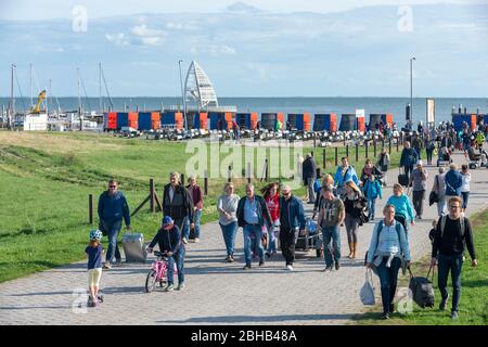 Allemagne, Basse-Saxe, Frise orientale, Juist, arrivée de touristes et de touristes sur l'île. Banque D'Images