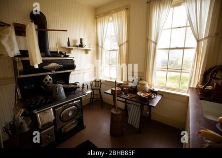 Cuisine dans Yaquina Bay Lighthouse, Newport, Oregon, États-Unis Banque D'Images