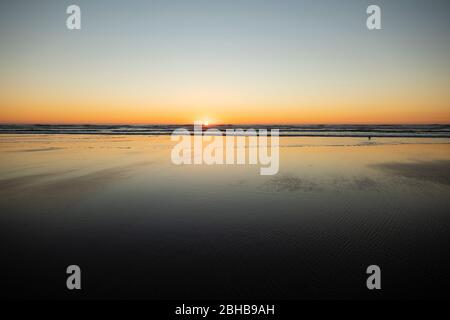 Seascape au lever du soleil, Cannon Beach, Oregon, États-Unis Banque D'Images