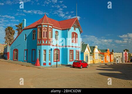 L'architecture coloniale allemande colorés, Luderitz, Namibie, Afrique Banque D'Images