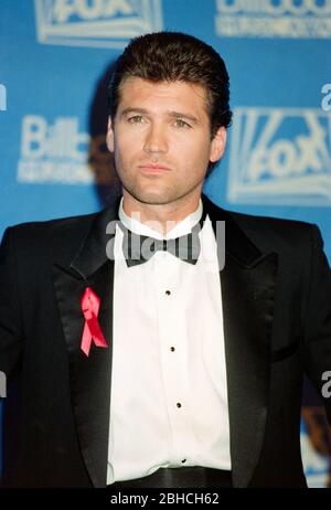 LOS ANGELES, CA. c. 1993: La chanteuse de pays Billy Ray Cyrus. Photo du fichier © Paul Smith/Featureflash Banque D'Images