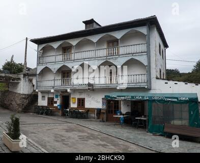 Casa El Obispo (Maison de l'évêque) à San Pedro de Paredes, Asturies, nord de l'Espagne Banque D'Images