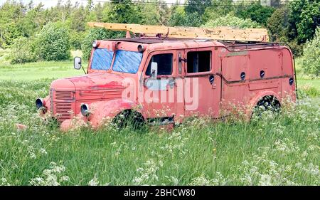 Vieux camion de pompiers à partir de milieu du 20e siècle Banque D'Images