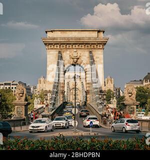 Pont des Chaînes sur le Danube à Budapest, Hongrie Banque D'Images