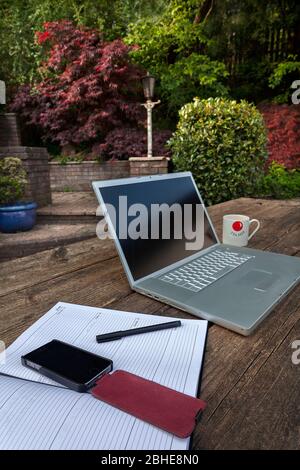 Travailler à domicile pendant la pandémie de coronavirus Banque D'Images