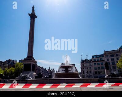 Une Trafalgar Sqaure vide pendant la quarantaine de Coronavirus à Londres. Banque D'Images