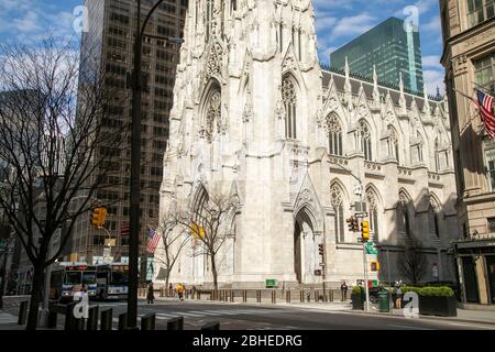 Cathédrale Saint-Patrick, 5ème Avenue, New York. Banque D'Images