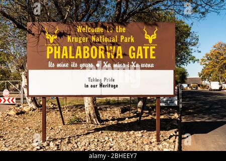 La porte de Phalaborwa au parc national Kruger, en Afrique du Sud, pendant la saison hivernale Banque D'Images