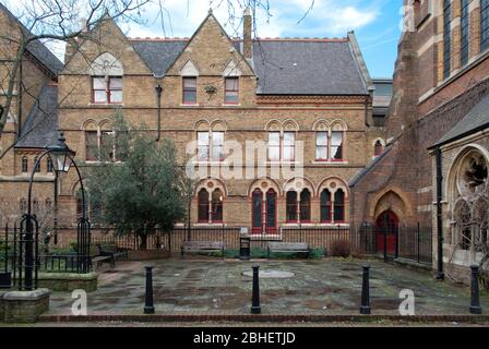 Salle du clergé et de l'école St. Michael's, Leonard Street, London Borough of Hackney, EC2 Banque D'Images