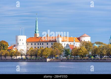 Riga, vue sur le vieux château, Château de Riga en Lettonie Banque D'Images