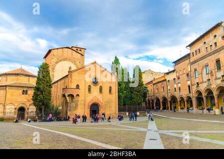 Bologne, Italie, 17 mars 2018 : Abbaye de Santo Stefano, église San vitale e Sant'Agricola sur la place Piazza Santo Stefano dans le vieux centre historique de la ville, Emilie-Romagne Banque D'Images