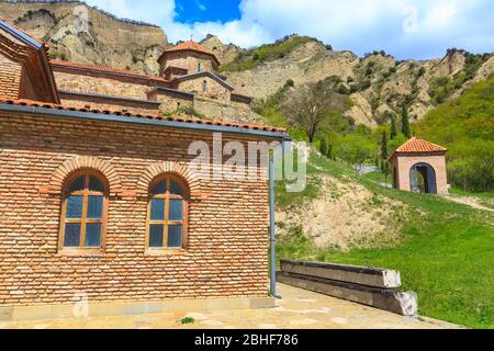 Vue panoramique de l'ancien monastère de Chio-mgvime, près de Mtskheta (Géorgie) Banque D'Images