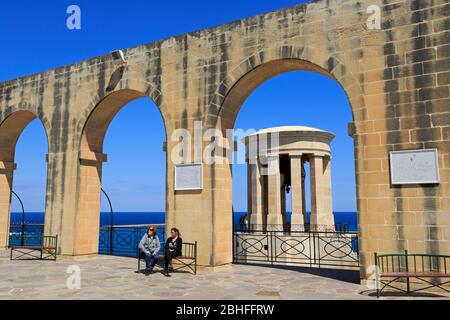 Lower Barrakka Garden & Seige Bell Memorial, Valletta, Malte, Europe Banque D'Images