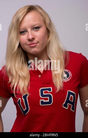 Jessica long, nageuse paralympique, pose lors du Sommet des médias de l'équipe américaine à Dallas, au Texas, en prévision des Jeux olympiques de Londres de 2012. 14 mai 2012 ©Bob Daemmrich Banque D'Images