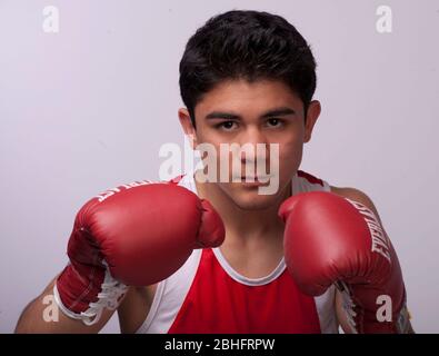 Le boxeur Joseph Diaz, Jr. Pose lors du Team USA Media Summit à Dallas, TX, avant les Jeux Olympiques de Londres 2012. 14 mai 2012 ©Bob Daemmrich Banque D'Images