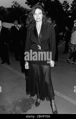 LOS ANGELES, CA. c. 1994: Actrice Jacqueline Bisset. Photo du fichier © Paul Smith/Featureflash Banque D'Images