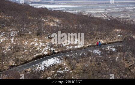 Skaftafell, Islande, 27 mars 2016 : les touristes marchant dans le parc national de Skaftafell en Islande Banque D'Images