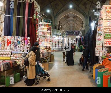 Intérieur du Bazar-i Vakil souk, Bazar Vakil à Shiraz, province de Fars, Iran, Perse, Moyen-Orient Banque D'Images