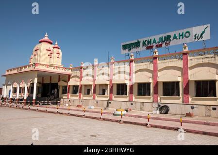 Khajuraho / Inde 25 février 2017 la gare de khajuraho à khajuraho madhya pradesh Inde Banque D'Images